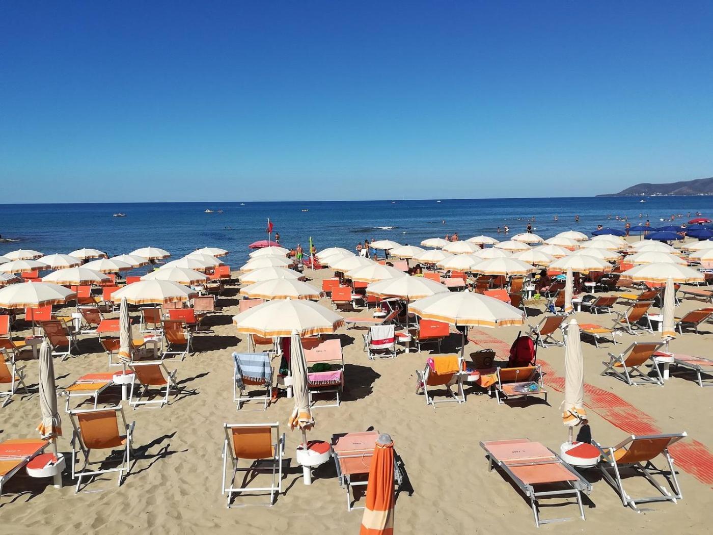 Hotel Il Faro Acciaroli Esterno foto